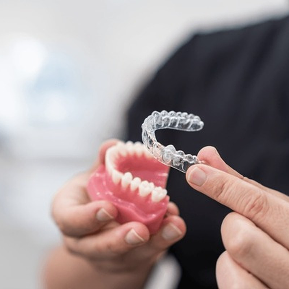 تقويم الأسنان الشفاف